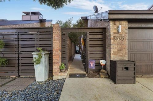 3330 Courtyard Pl, Dallas TX  75234-3758 exterior