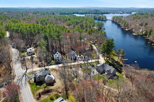 160 Hall Rd, Barrington NH 03825-3211 exterior