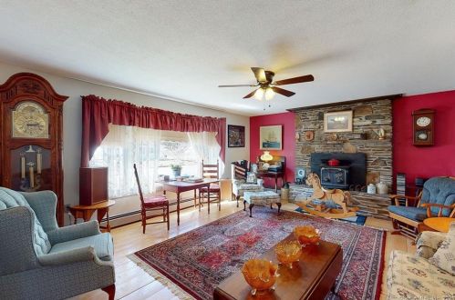 20 Woodward St, Killingly CT 06239-1642 exterior