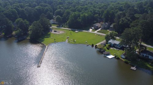 8388 Lake Dr, Lithonia GA  30039-5724 exterior