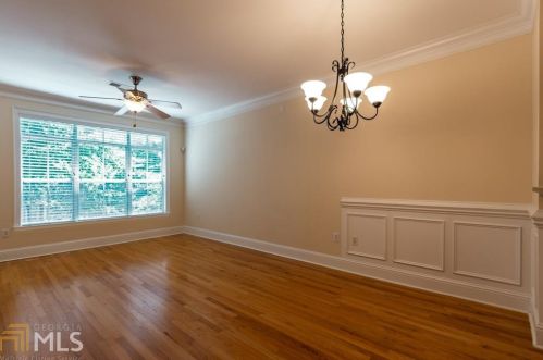 1092 Glenridge Pl, Atlanta GA  30342-1796 exterior