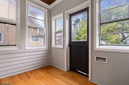 72 Hughes St, Maplewood NJ  07040-3304 exterior