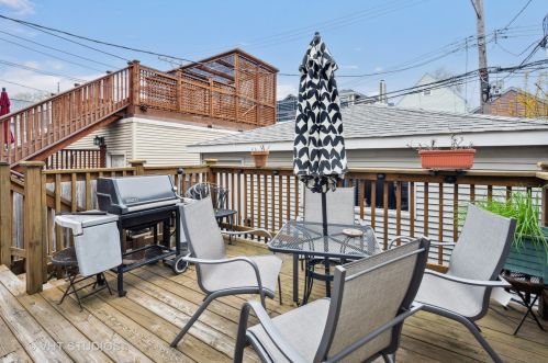 1541 Nelson St, Chicago IL 60657-3028 exterior