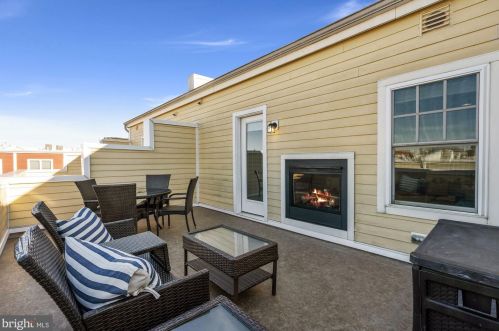 724 Diamond Ave, Alexandria VA 22301-1748 exterior