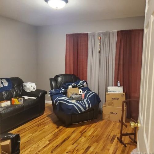 146 Park Ave, Derby CT 06418-1654 exterior