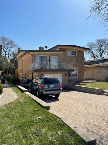 7065 Kilpatrick Ave, Chicago IL 60629-5638 exterior