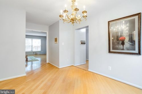 8333 Wrenford Ct, Springfield VA  22152-1710 exterior