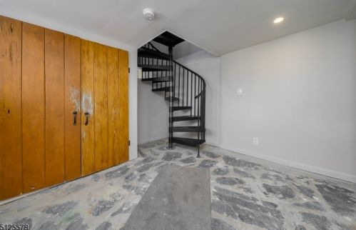 369 Shore Trl, Sparta NJ  07871-2045 exterior