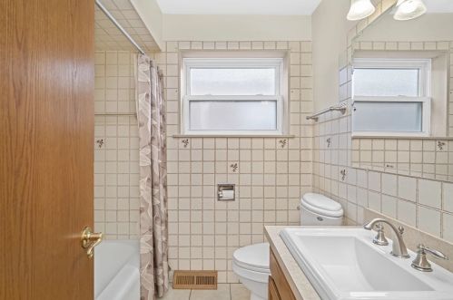 6022 Natoma Ave, Chicago IL 60707-3919 exterior