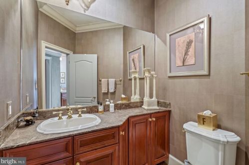 11300 Glen Rd, Rockville MD 20854-1849 exterior