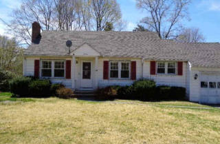 13 Hornbeck Rd, Poughkeepsie, NY 12603-1115