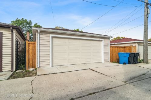 6231 Hamlin Ave, Chicago IL 60803-6241 exterior