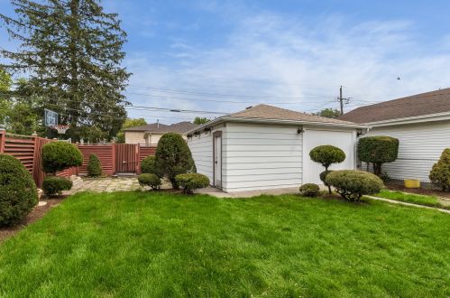 5621 Ozark Ave, Chicago IL  60631-3317 exterior