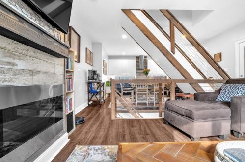 5225 Lotus Way, Pittsburgh PA  15201-2441 exterior