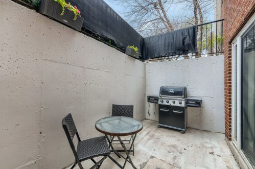 1732 Diversey Pkwy, Chicago IL  60614-1010 exterior