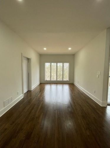 360 Kelson Dr, Atlanta GA 30327-4255 exterior