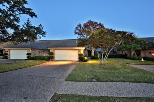 10911 Crown Colony Dr, Austin TX  78747-1635 exterior