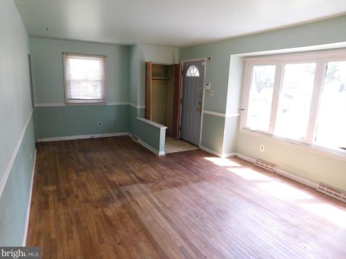 935 Maple Ave, Roebling NJ 08554-1808 exterior