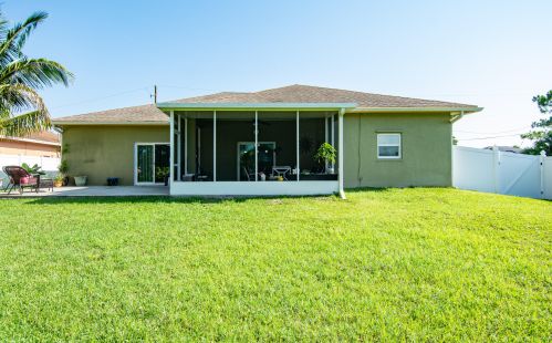 1080 Romaine Ln, Fort Pierce FL 34953-3675 exterior