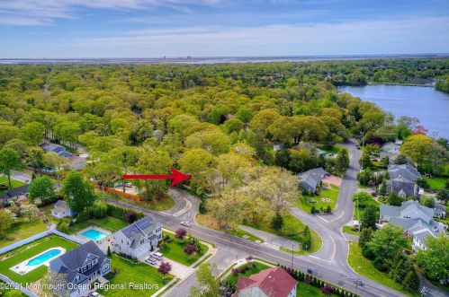 2278 Burroughs Ave, Northfield, NJ 08225-1095