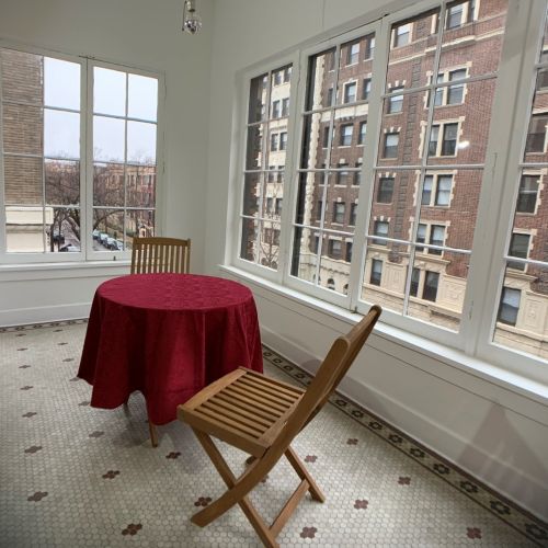 415 Surf St, Chicago IL 60657-6106 exterior