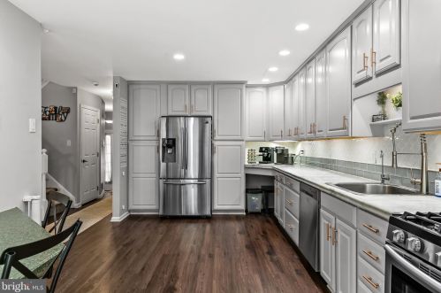 11 Kimberly Dr, Runnemede NJ 08078-2104 exterior