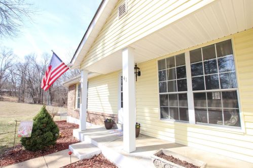 41 Indian Dr, Spring Bluff, MO 63080-4239