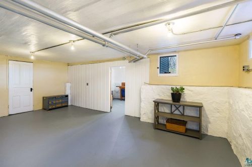 301 Oxford St, Duluth MN 55803-2327 exterior