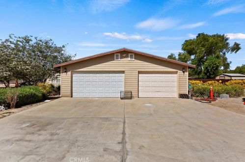 37055 De Portola Rd, Temecula CA 92592-9575 exterior