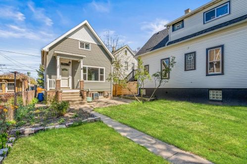 2440 Dousman St, Milwaukee, WI 53212-3040