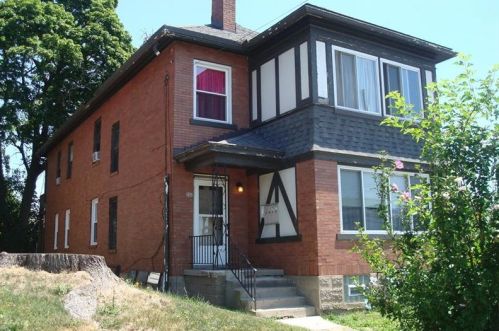 1525 Brownsville Rd, Pittsburgh PA  15210-3967 exterior