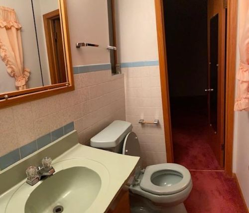 8424 Cheyenne St, Milwaukee WI 53224-4805 exterior