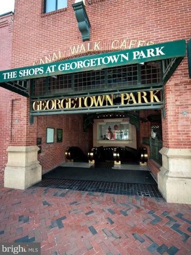 3246 Grace St, Washington DC 20007-3631 exterior