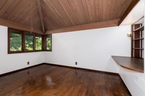 2 Sherwyn Ln, Saint Louis MO 63141-7821 exterior