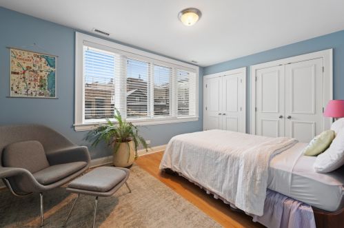 868 Lill Ave, Chicago IL 60614-2019 exterior