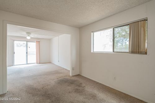 9151 Deer Trl Cir, Tucson AZ 85710-8034 exterior