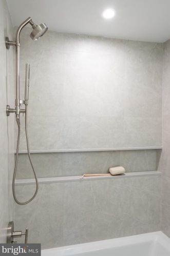 516 21 St, Philadelphia PA 19130-1401 exterior