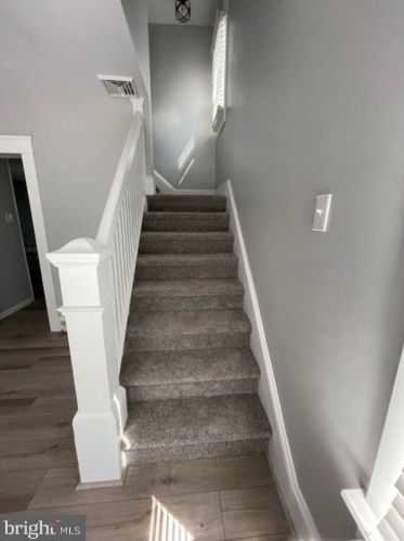 109 Elm Ave, Hanover PA 17331-1906 exterior