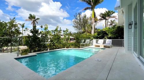 125 18 Ave, Naples FL 34120-0035 exterior