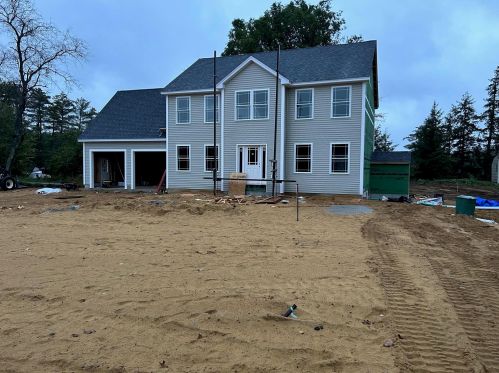 18 Woodbury Ln, Concord NH  03303-2621 exterior