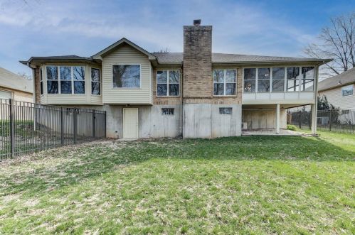 2724 Denacre Dr, Saint Louis MO 63129-4925 exterior