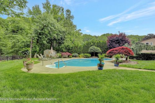 21 Georgian Bay Dr, Morganville NJ exterior