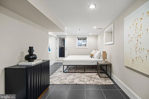 1213 F St, Washington DC  20002-6313 exterior