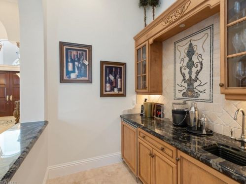 3852 Isla Del Sol Way, Naples FL 34114-9485 exterior