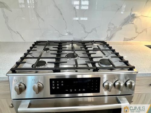 7 Hallo St, Edison NJ exterior