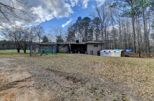 4596 Lenora Church Rd, Lithonia GA 30039-5626 exterior