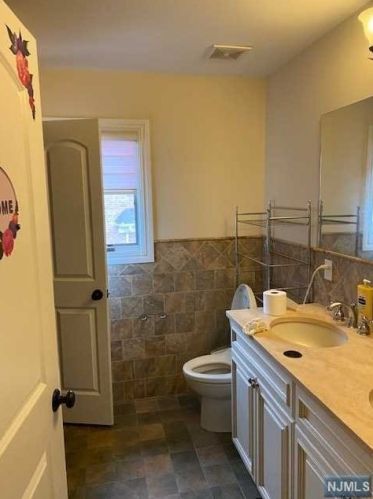 286 Tenafly Rd, Tenafly NJ 07670-2530 exterior