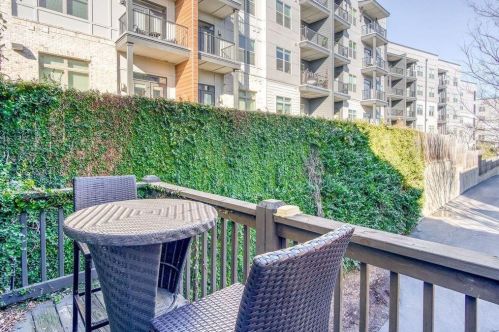 706 Cosmopolitan Dr, Atlanta GA 30324-3615 exterior