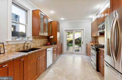 769 24 St, Philadelphia PA 19130-2539 exterior