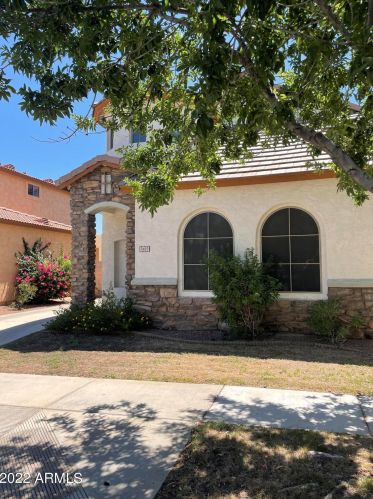 7437 19th St, Phoenix AZ  85042-5795 exterior